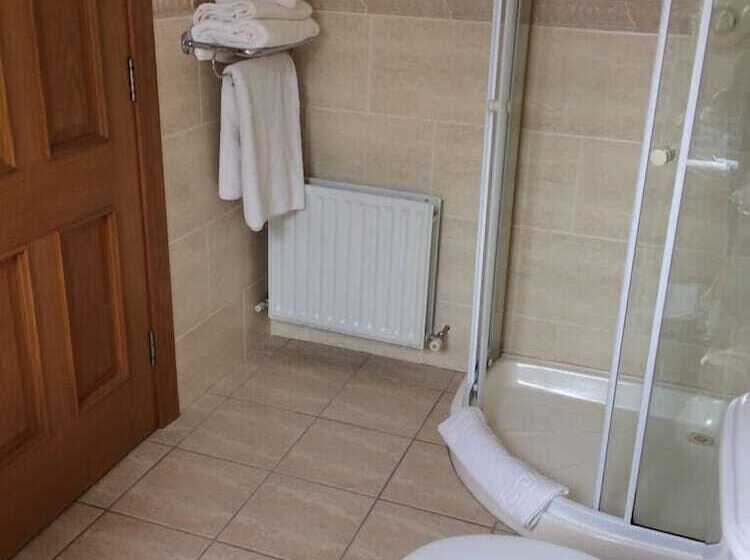 Номер Стандарт, Cashen Course House