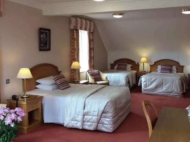 اتاق سوپریور سه تخته, Cashen Course House