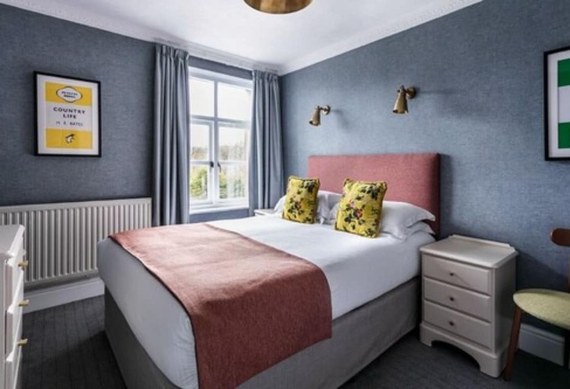 غرفة قياسية مطلّة علي البحيرة, Craig Manor