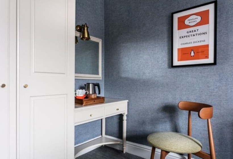 غرفة قياسية مطلّة علي البحيرة, Craig Manor