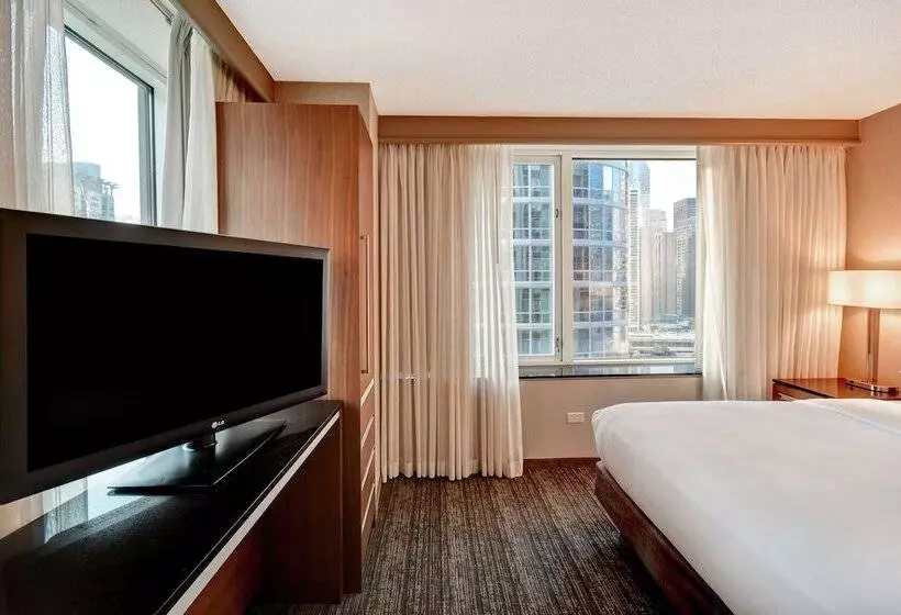 Sviitti Liikuntarajoitteisille, Embassy Suites By Hilton Chicago Downtown Magnificent Mile