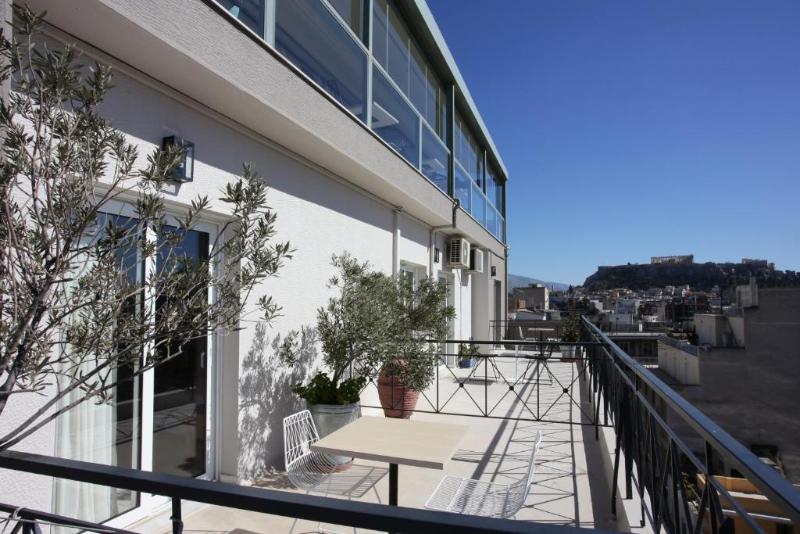 غرفة قياسية ذات إطلالة, Evripides