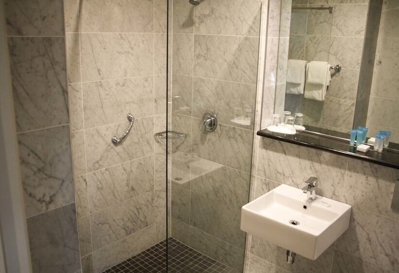 수피리어 트리플 룸, Eyre Square