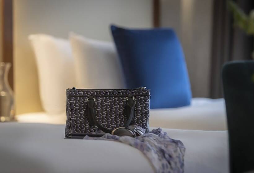 수피리어 트리플 룸, Eyre Square