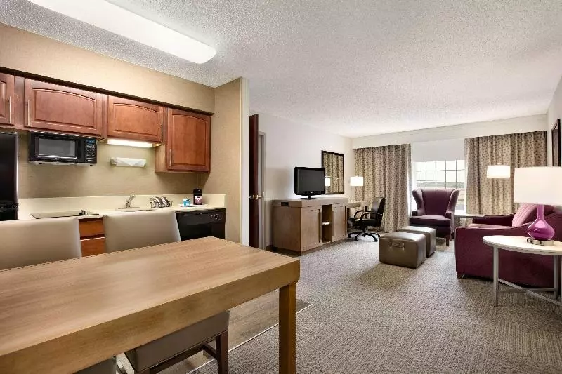 キングサイズベッドのスイートルーム, Hampton Inn & Suites Hershey