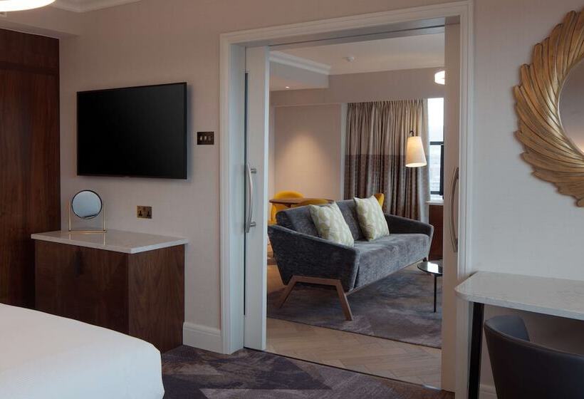 جناح إدارى, Hilton Belfast