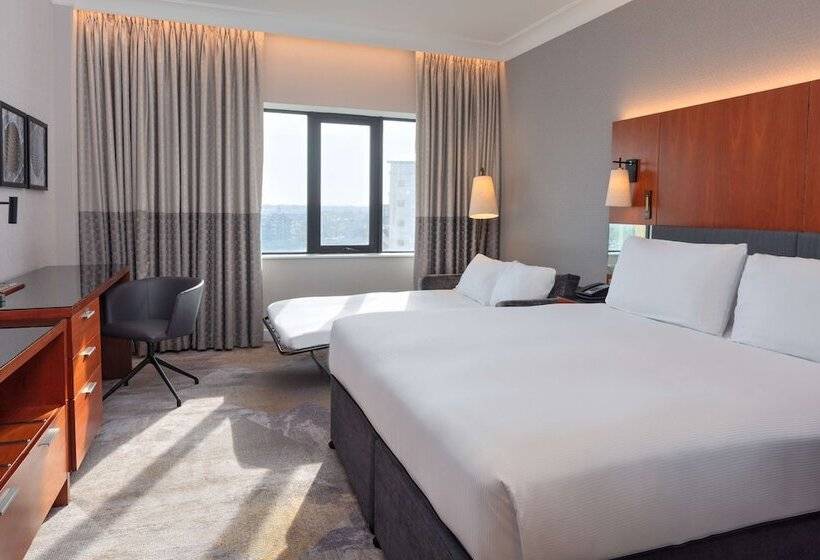 غرفة عائلية, Hilton Belfast