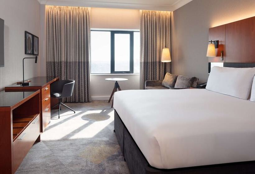 غرفة عائلية, Hilton Belfast