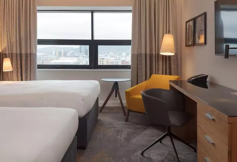 ２ダブルベッドのスタンダードルーム, Hilton Belfast