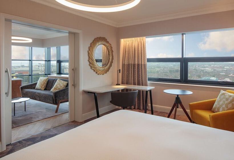 جناح إدارى, Hilton Belfast