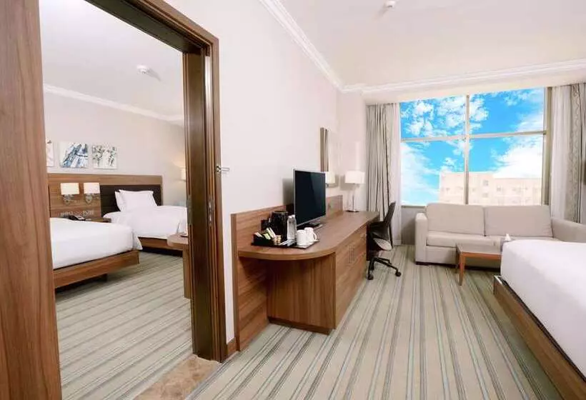 キングサイズベッドのスタンダードルーム, Hilton Belfast