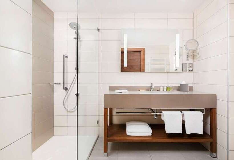 Стандартный Номер Кровать Кинг, Hilton Belfast