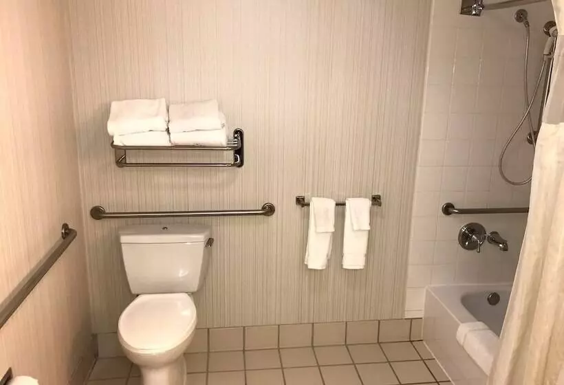 سوئیت جونیور برای معلولان, Hilton Garden Inn Philadelphia Center City