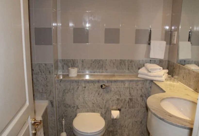 Семейный Номер, Killarney Court