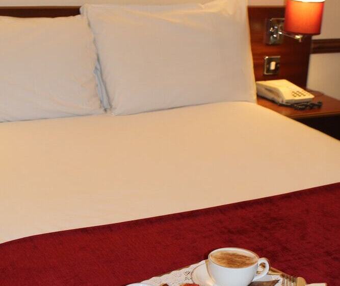 패밀리 룸, Killarney Court