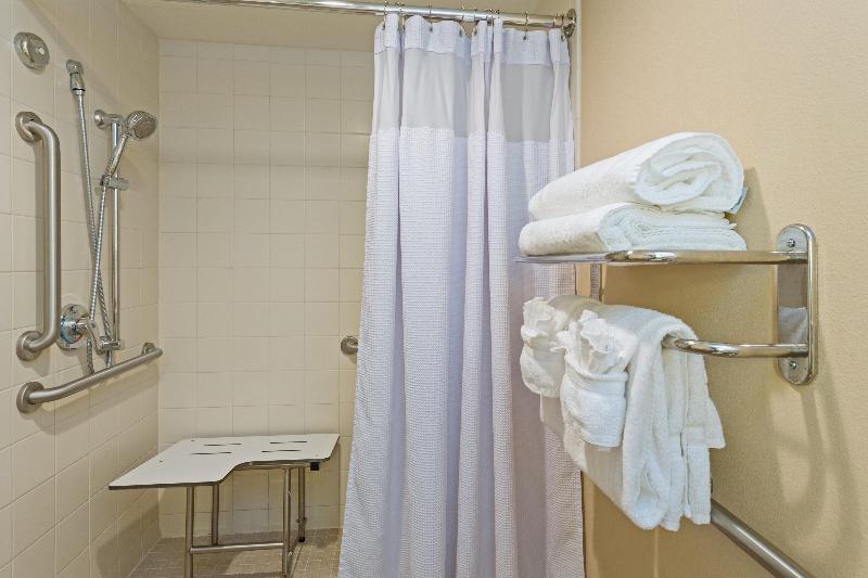 Номер Стандарт, Landy Orlando Universal Blvd, A Tribute Portfolio