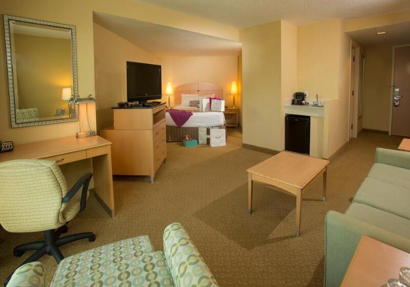 Полулюкс, Landy Orlando Universal Blvd, A Tribute Portfolio