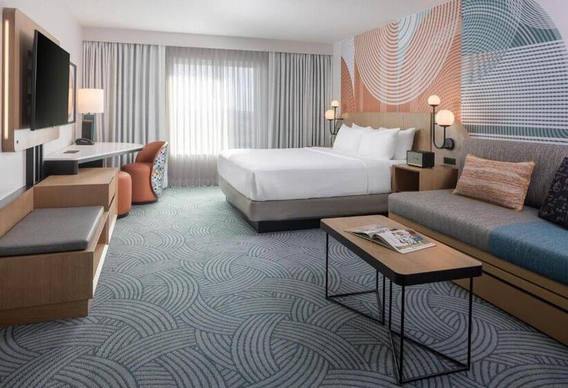 Номер Deluxe Адаптированный для Инвалидов, Landy Orlando Universal Blvd, A Tribute Portfolio