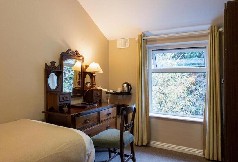 Standard Single Room, Leenane