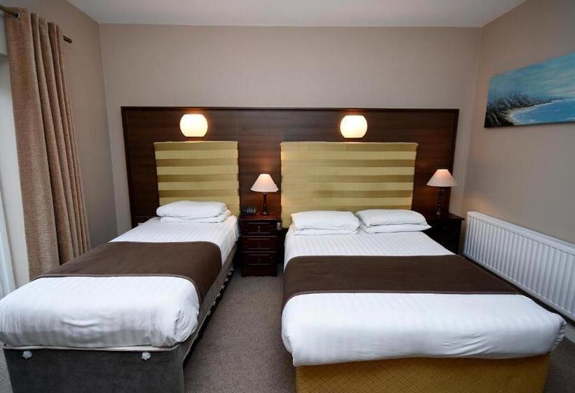 Standard Triple Room Sea View, Leenane