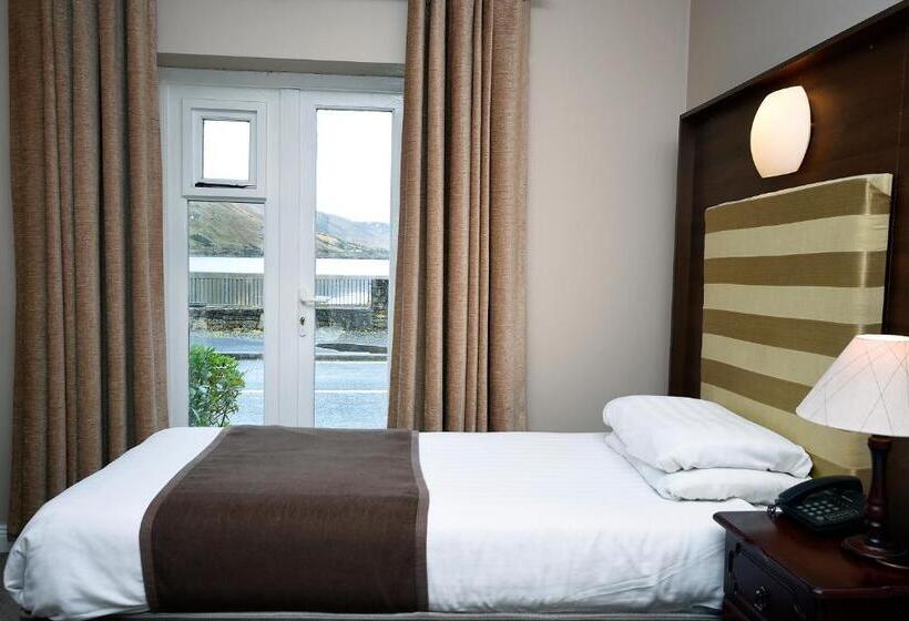 Standard Triple Room Sea View, Leenane