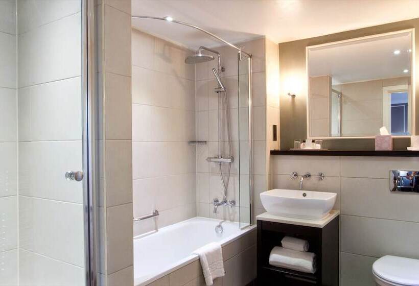 Family Suite, London Chigwell Prince Regent Hotel, Bw Signature Collection