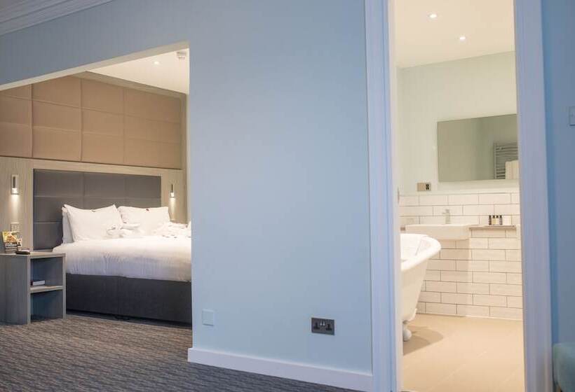 Family Suite, London Chigwell Prince Regent Hotel, Bw Signature Collection