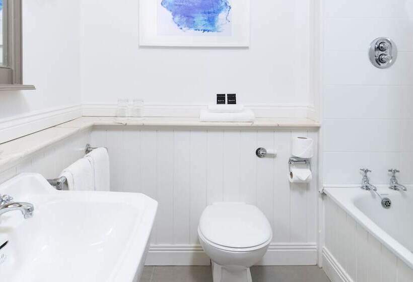 חדר משפחתי, Meadowlands