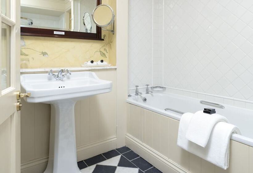 חדר אקזקיוטיב, Meadowlands