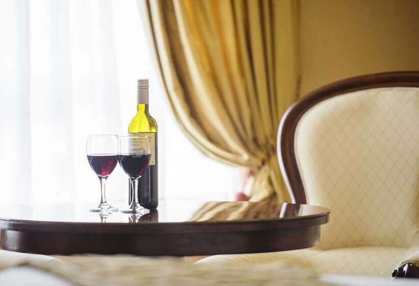 חדר אקזקיוטיב, Meadowlands