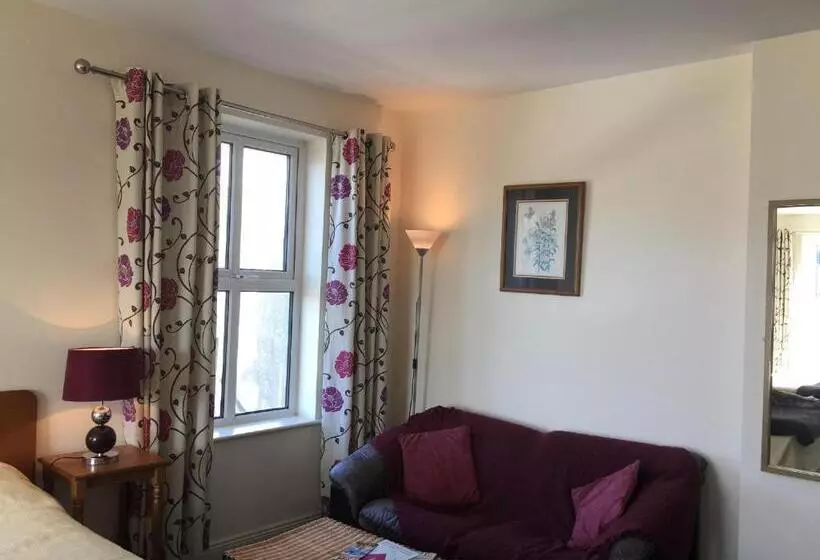 Suite Familiare, O Donovan S