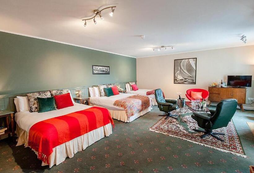 Family Suite, O Donovan S