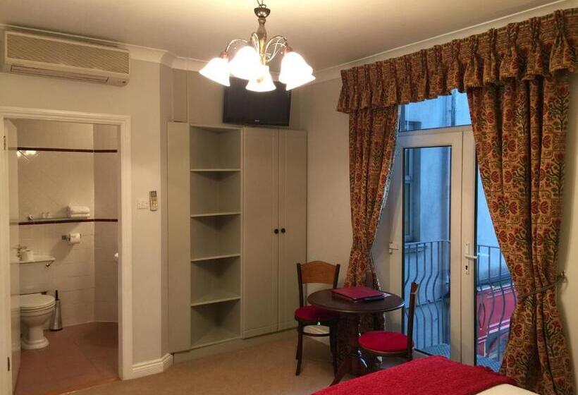 Classic room with balcony, O Donovan S