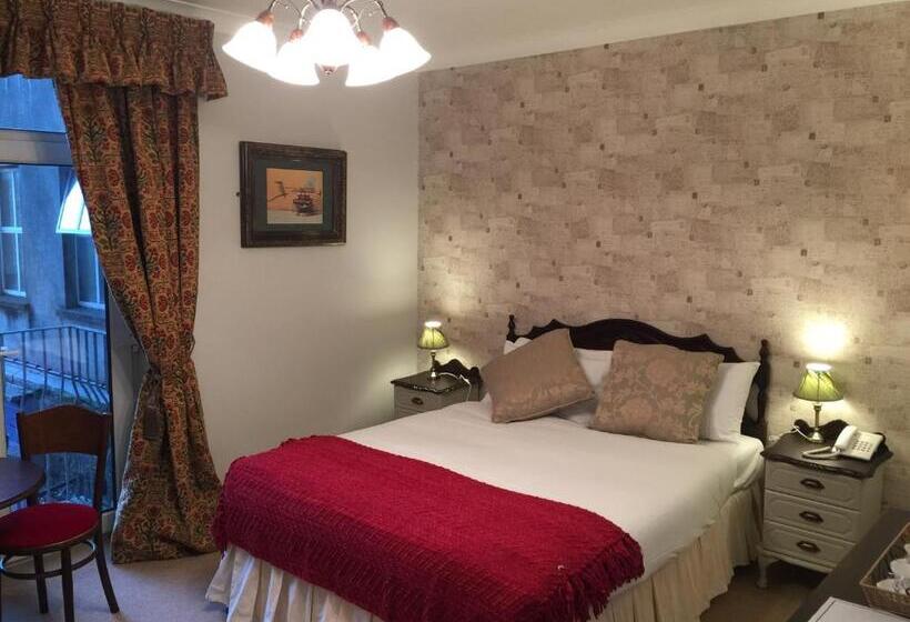 Classic room with balcony, O Donovan S