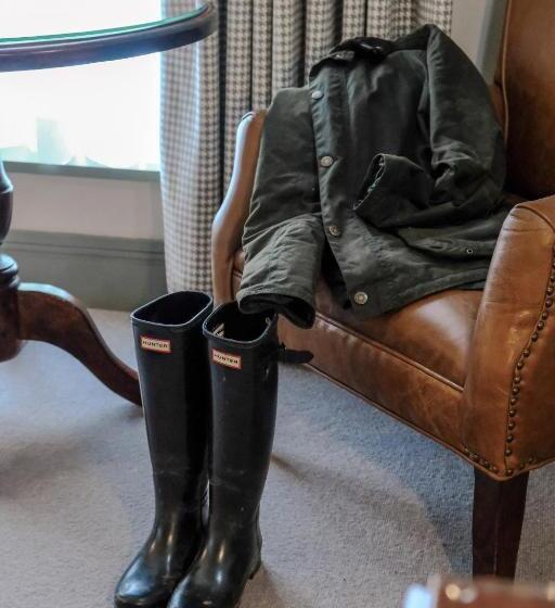 חדר משפחתי, The Abbeyleix Manor