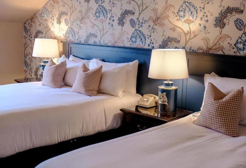 חדר משפחתי, The Abbeyleix Manor