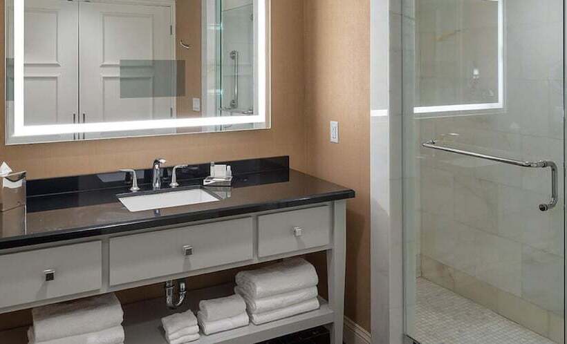 غرفة تنفيذية, The Commerce Casino &