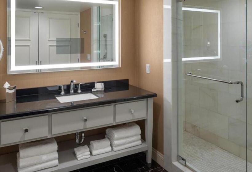 غرفة تنفيذية, The Commerce Casino &