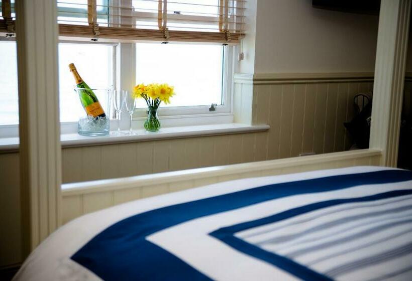 キングサイズベッドのデラックスルーム, The Cricket Inn