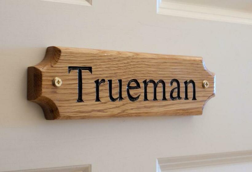 キングサイズベッドのデラックスルーム, The Cricket Inn