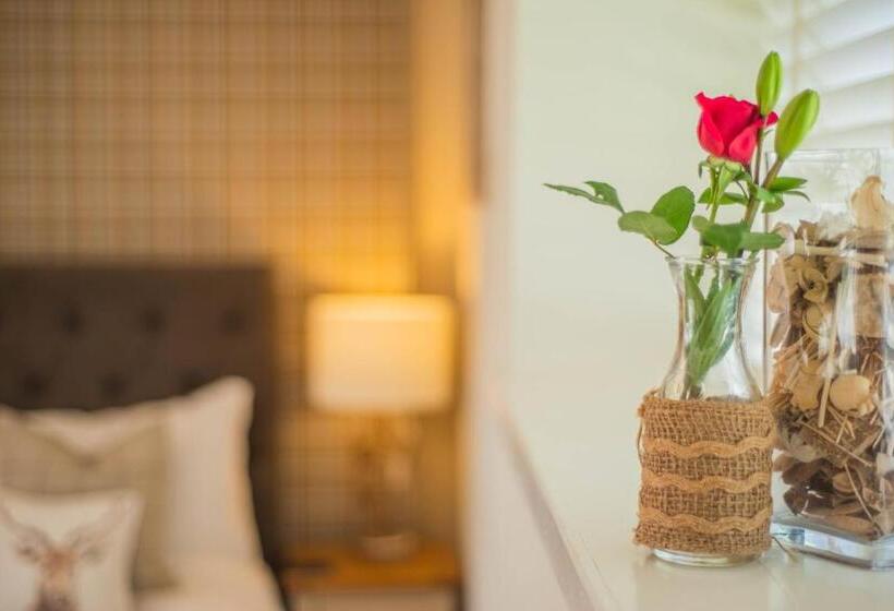 Номер Deluxe, The George & Dragon Country Inn