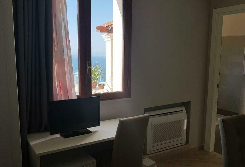 اتاق استاندارد با تخت بزرگ برای معلولان, B&b Terrazze Chiaramontane