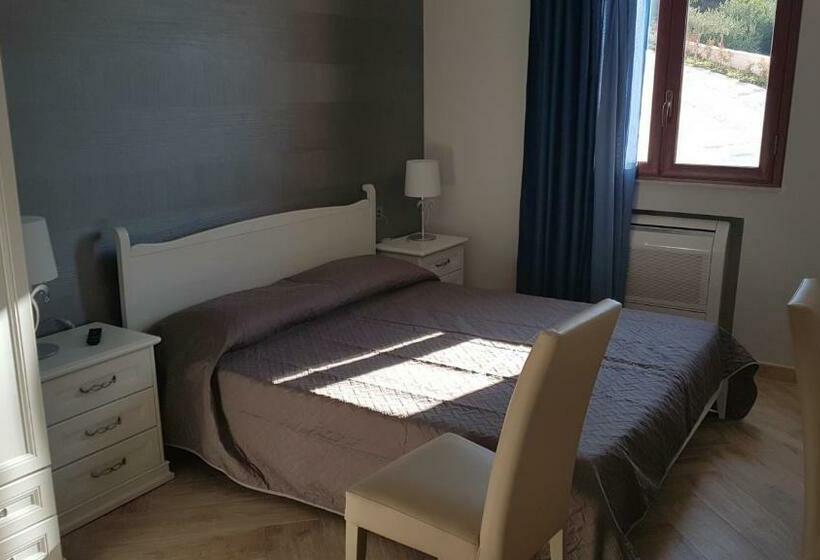 キングサイズベッドのデラックスルーム, B&b Terrazze Chiaramontane