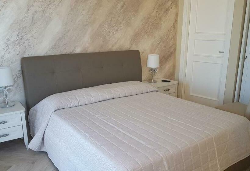 キングサイズベッドのスーペリアルーム, B&b Terrazze Chiaramontane