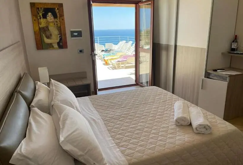 景色の見えるスタンダード４人部屋, B&b Terrazze Chiaramontane