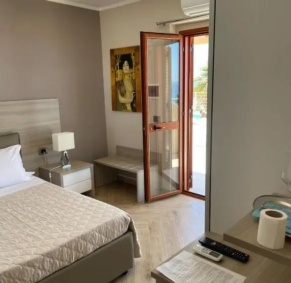 景色の見えるスタンダード４人部屋, B&b Terrazze Chiaramontane