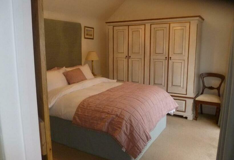 חדר דלוקס, Hunger Barn