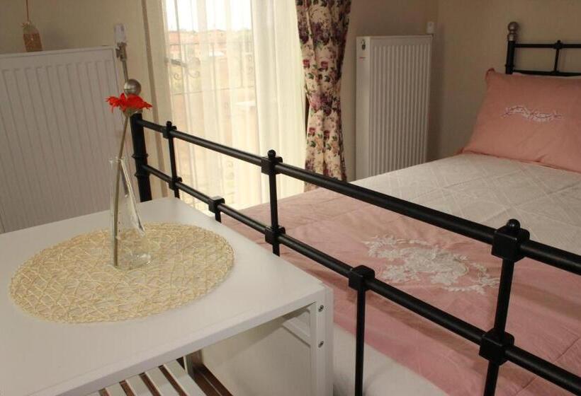 غرفة قياسية مطلّة علي البحر مزوَّدة بشُرفة, Ede Apart Otel