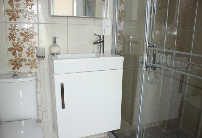 غرفة ديلوكس ثلاثية مطلة على الحديقة, Ede Apart Otel