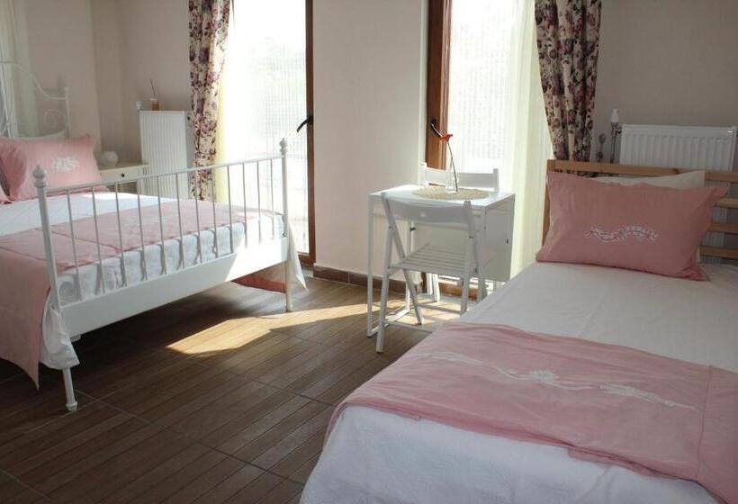 غرفة ديلوكس ثلاثية مطلة على الحديقة, Ede Apart Otel